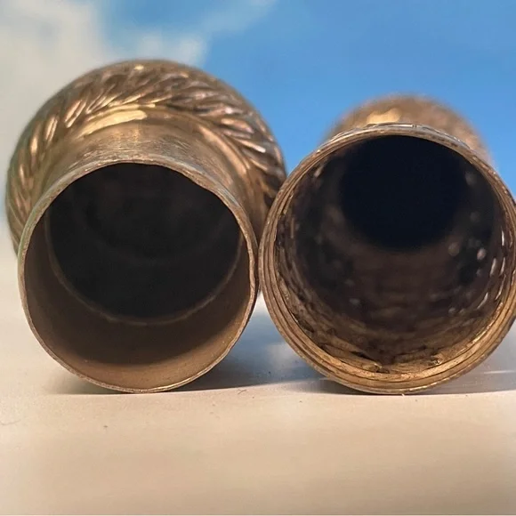 Antique Ornate Scroll Holder – 7” – Unmarked Silver Tone - Picture 6 of 8